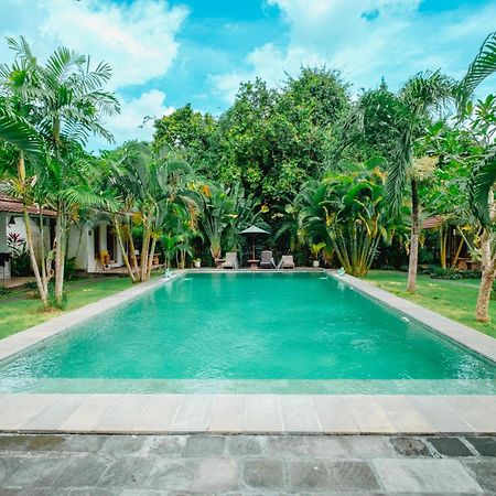 Agung Wiwin Homestay & Restaurant Mengwi Екстериор снимка