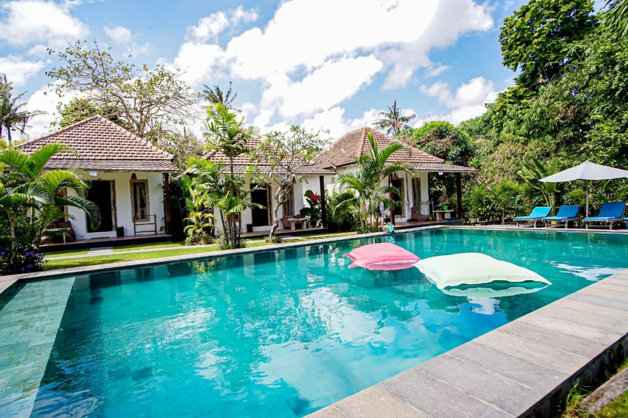 Agung Wiwin Homestay & Restaurant Mengwi Екстериор снимка