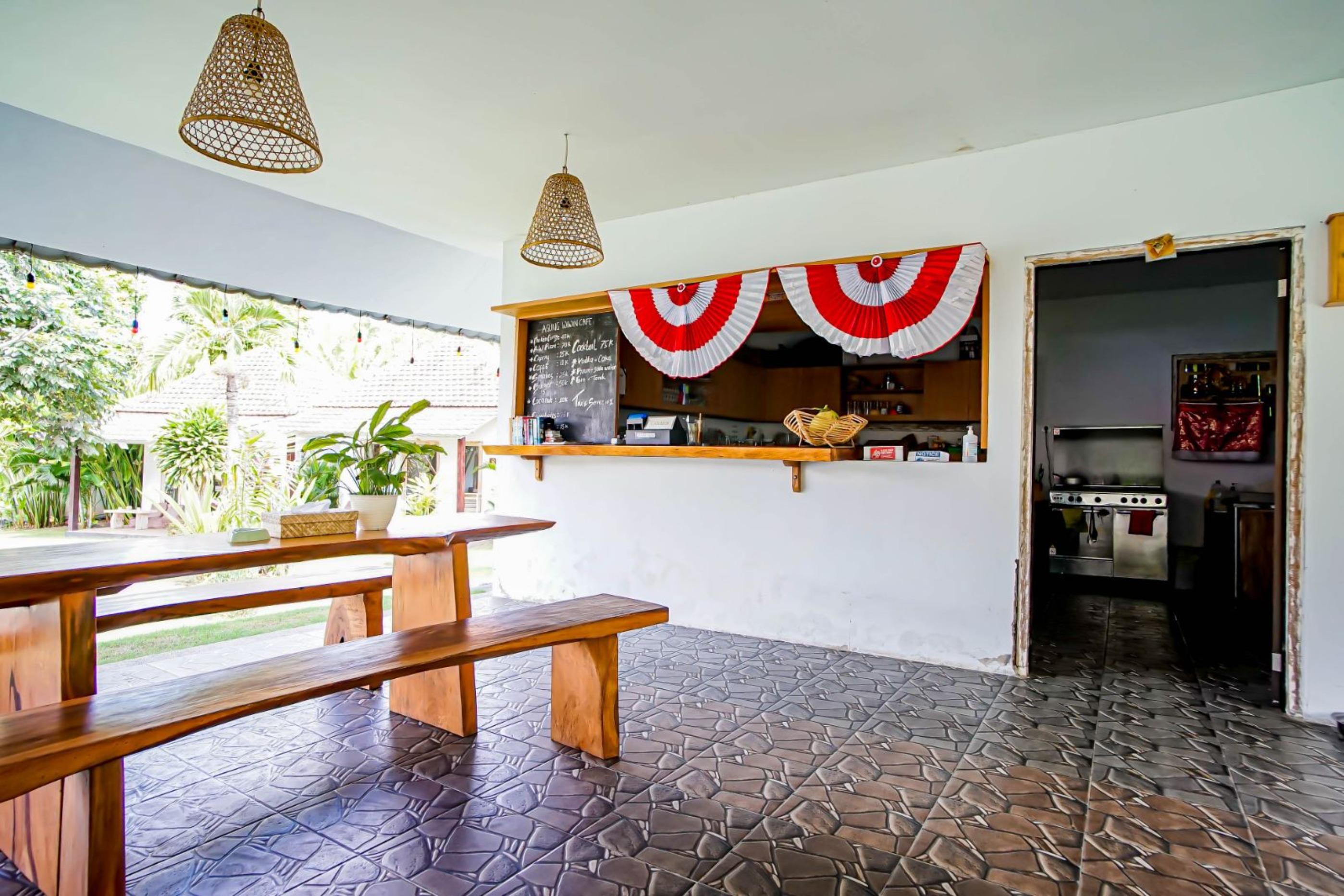 Agung Wiwin Homestay & Restaurant Mengwi Екстериор снимка