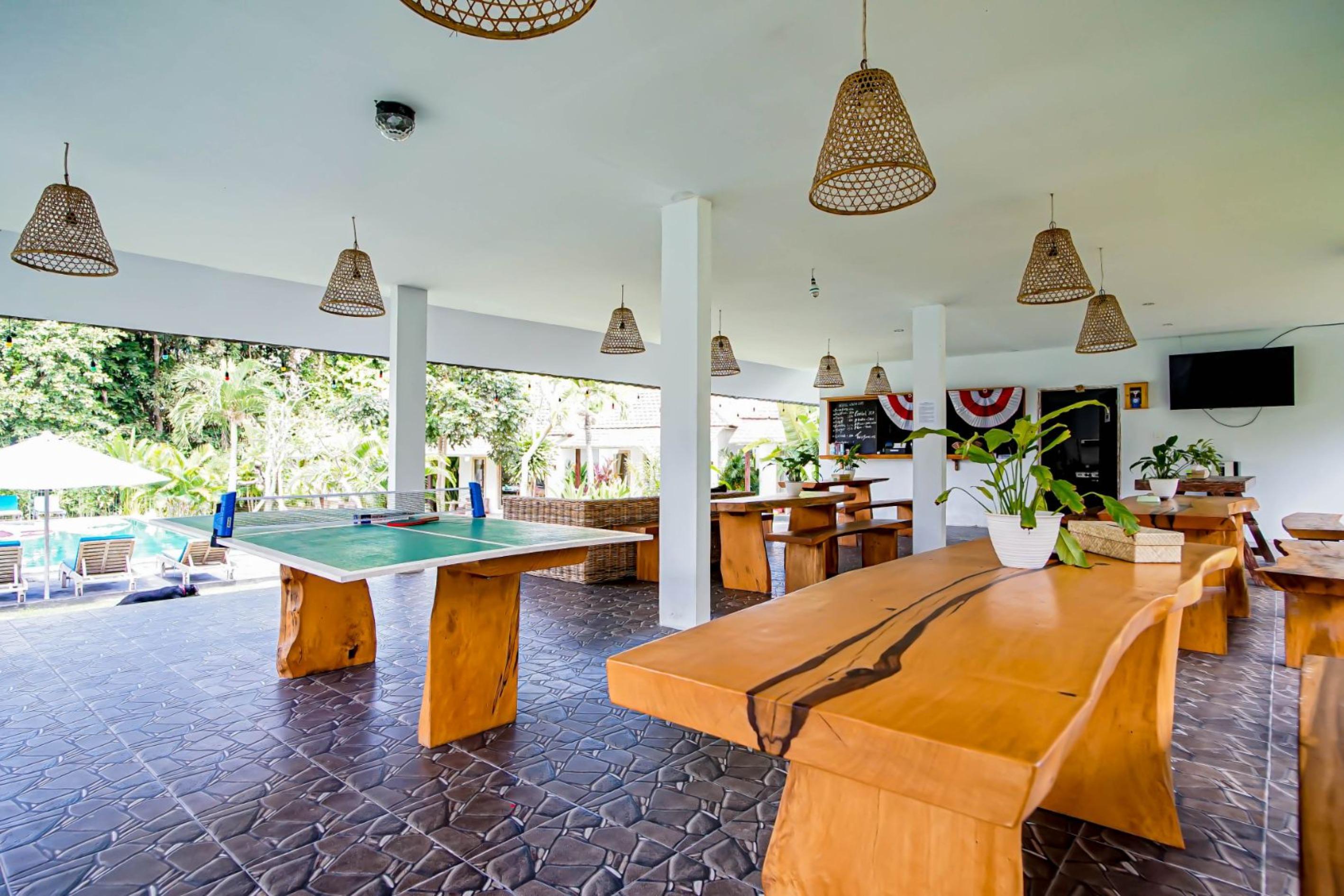 Agung Wiwin Homestay & Restaurant Mengwi Екстериор снимка