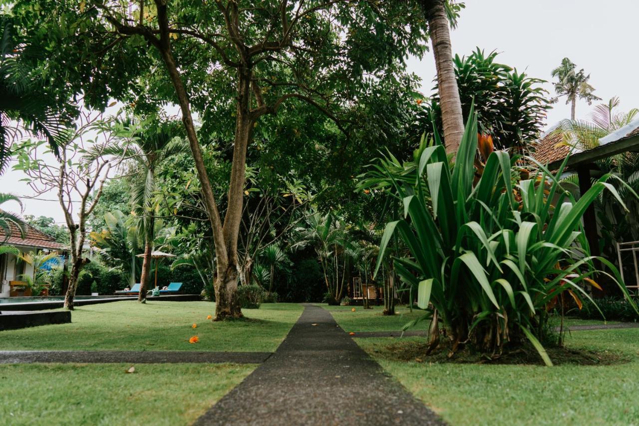 Agung Wiwin Homestay & Restaurant Mengwi Екстериор снимка