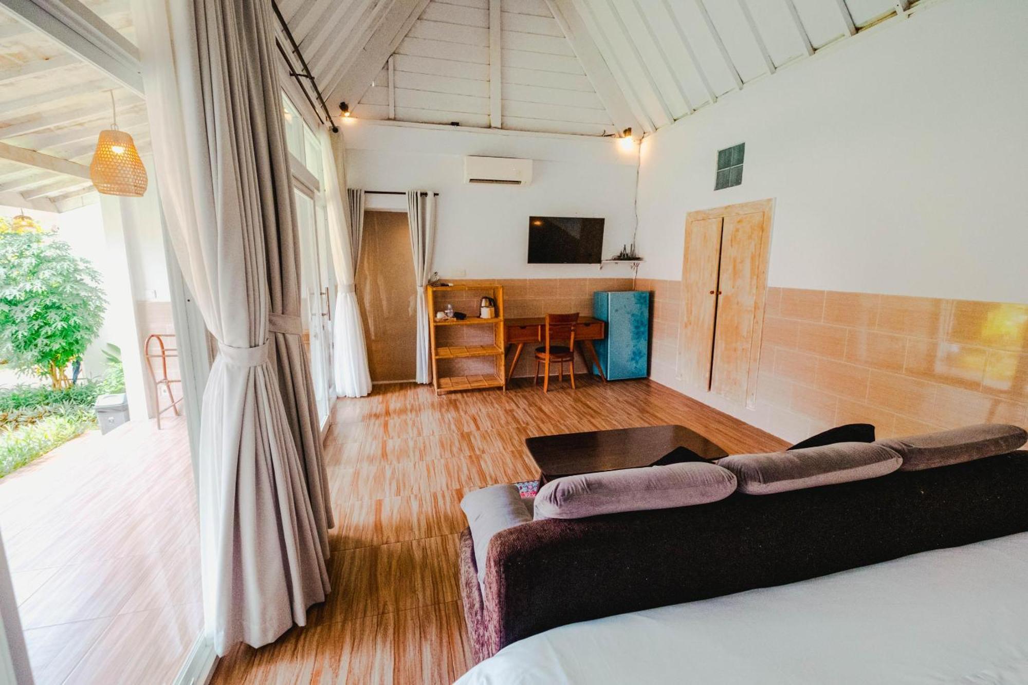 Agung Wiwin Homestay & Restaurant Mengwi Екстериор снимка